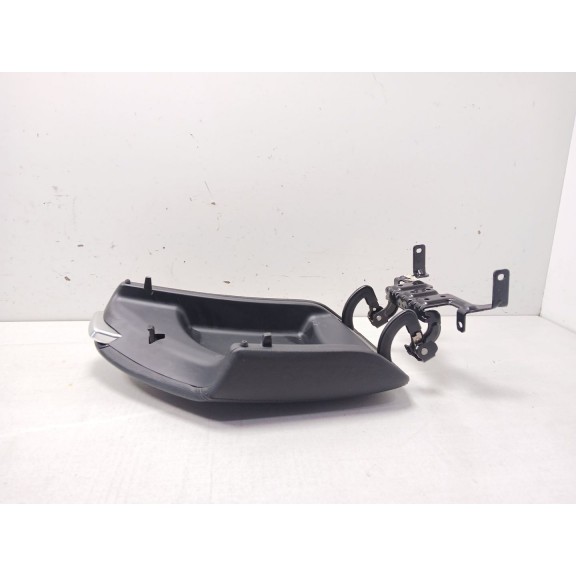 Recambio de apoyabrazos central para hyundai i40 comfort referencia OEM IAM   