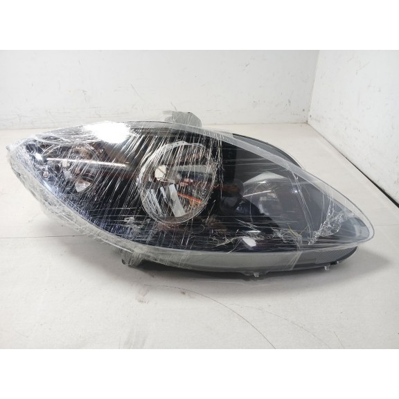 Recambio de faro derecho para seat leon (1p1) 1.9 tdi referencia OEM IAM   