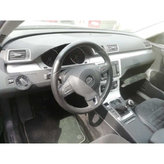 volkswagen passat variant (365) del año 2011