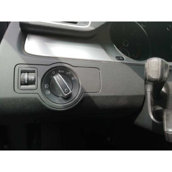 volkswagen passat variant (365) del año 2011