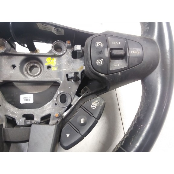 Recambio de volante para kia carens iv 1.6 gdi referencia OEM IAM 56100A4530AK5  