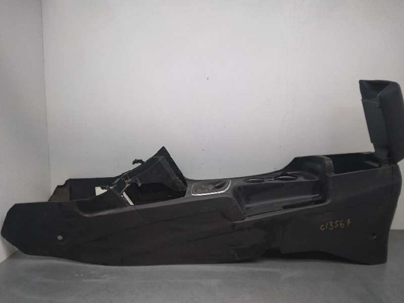 Recambio de apoyabrazos central para kia cee´d business referencia OEM IAM 84651A2000  