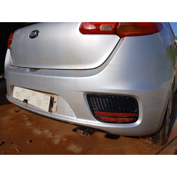 Recambio de paragolpes trasero para kia cee´d (jd) 1.4 mpi referencia OEM IAM   