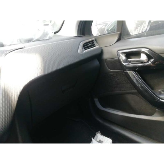 peugeot 208 del año 2016