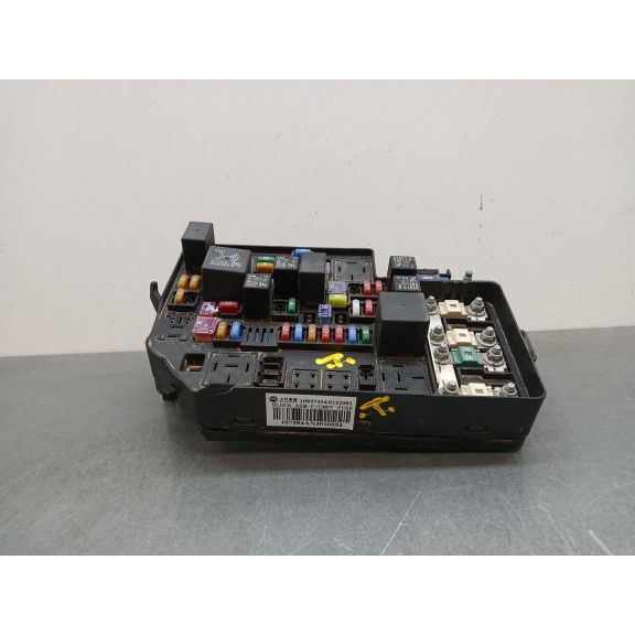 Recambio de caja reles / fusibles para mg zs luxury referencia OEM IAM 10837494 carcasa rota 
