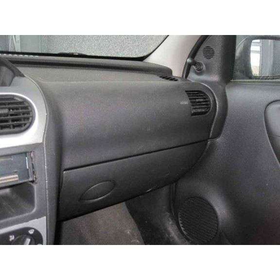 opel corsa c del año 2003