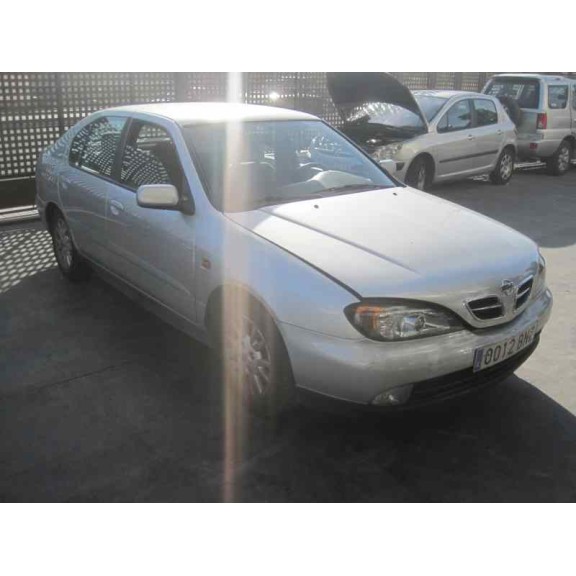 nissan primera berlina (p11) del año 2000