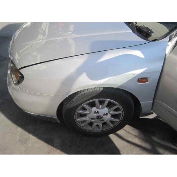 nissan primera berlina (p11) del año 2000