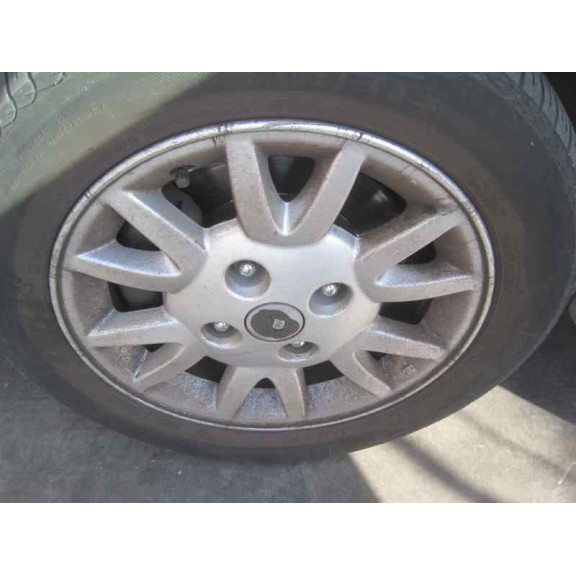 nissan primera berlina (p11) del año 2000