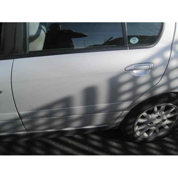 nissan primera berlina (p11) del año 2000