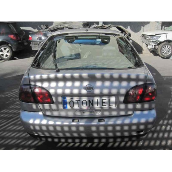 nissan primera berlina (p11) del año 2000