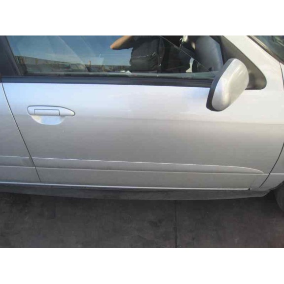 nissan primera berlina (p11) del año 2000