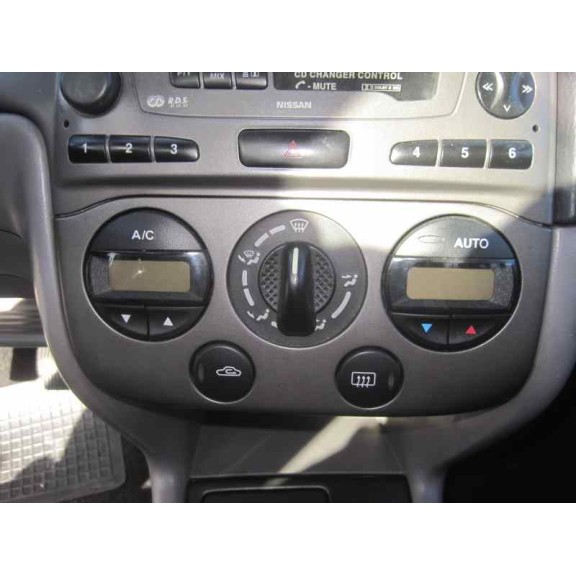 nissan primera berlina (p11) del año 2000