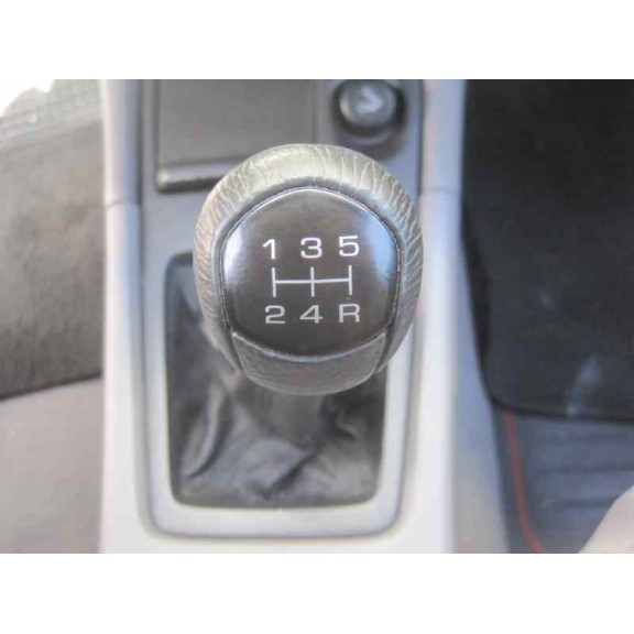 nissan primera berlina (p11) del año 2000