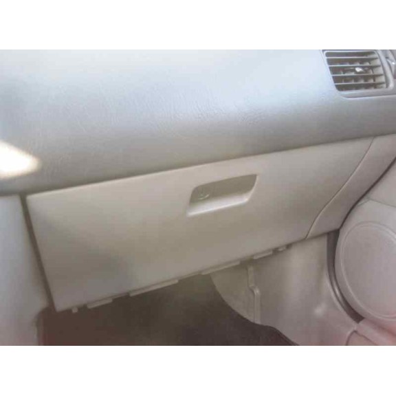 nissan primera berlina (p11) del año 2000