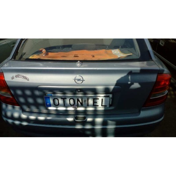 opel astra g berlina del año 2001