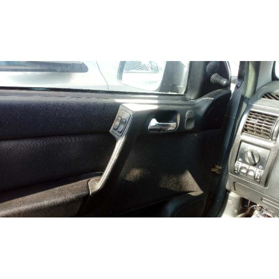 opel astra g berlina del año 2001