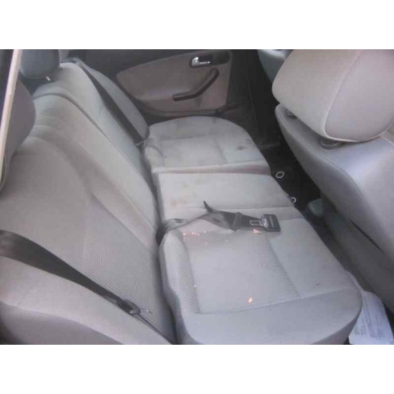 seat ibiza (6l1) del año 2002