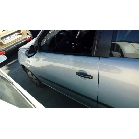 seat ibiza (6l1) del año 2003