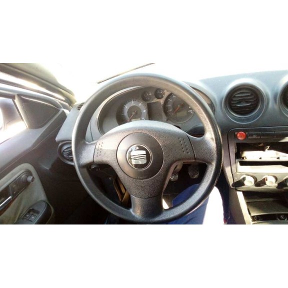 seat ibiza (6l1) del año 2003