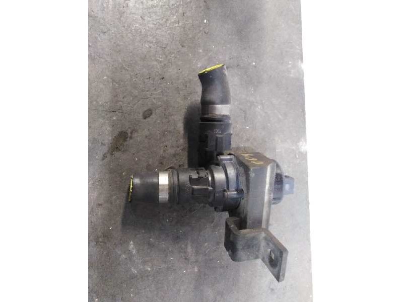 Recambio de bomba agua para bmw serie 5 berlina (e60) 530d referencia OEM IAM 64216917700  