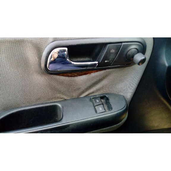 seat ibiza (6l1) del año 2003