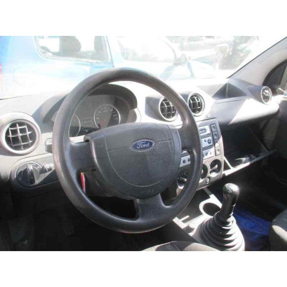 ford fiesta (cbk) del año 2004