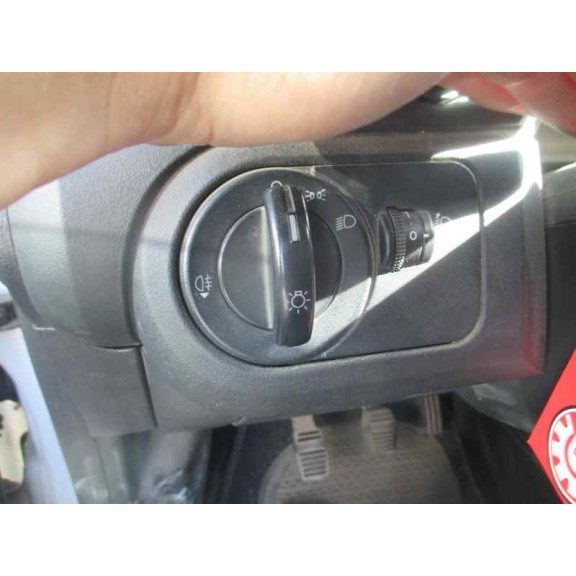 ford fiesta (cbk) del año 2004