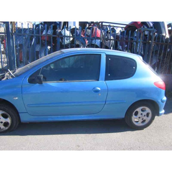 peugeot 206 berlina del año 2001