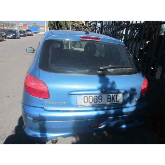 peugeot 206 berlina del año 2001