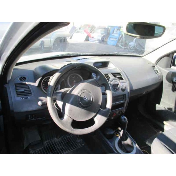 renault megane ii classic berlina del año 2004