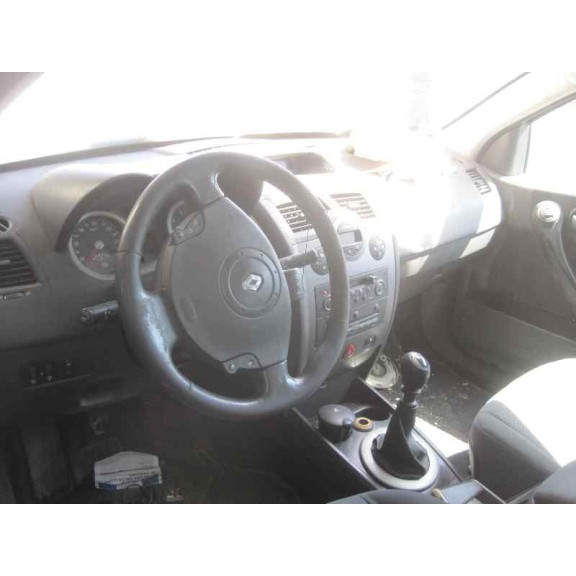 renault megane ii classic berlina del año 2004