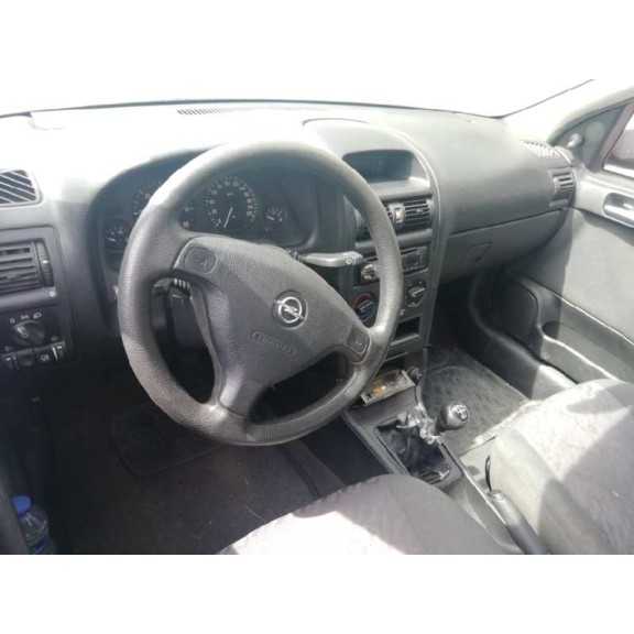 opel astra g berlina del año 2001