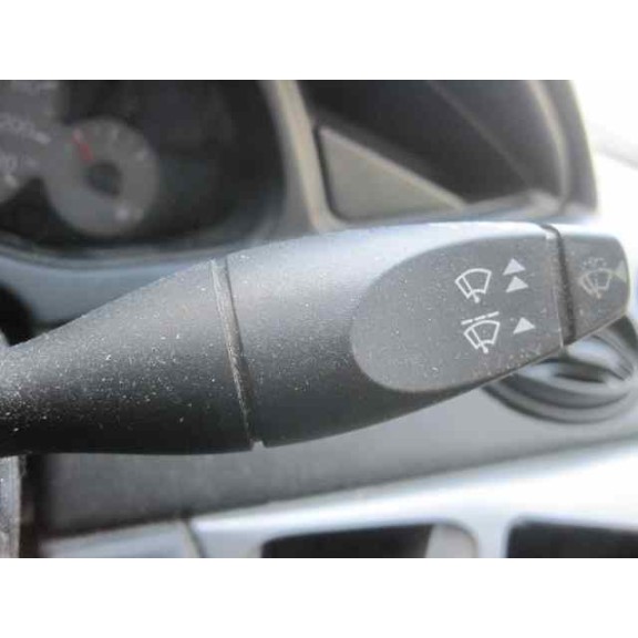 ford focus berlina (cak) del año 2001