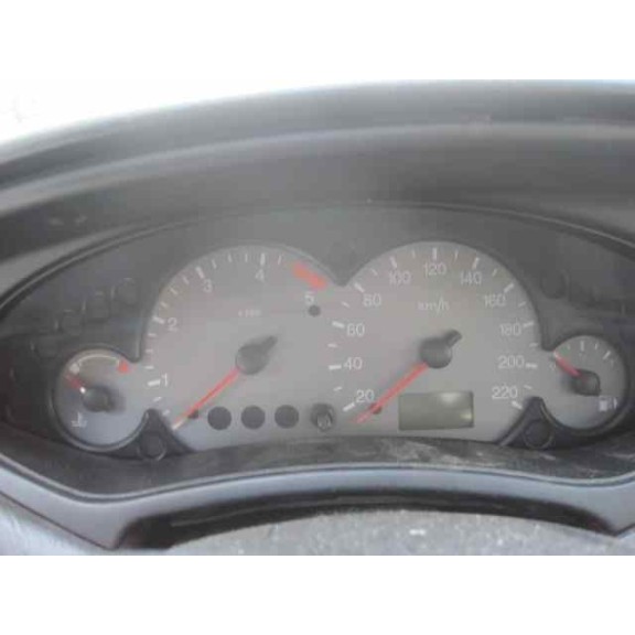ford focus berlina (cak) del año 2001