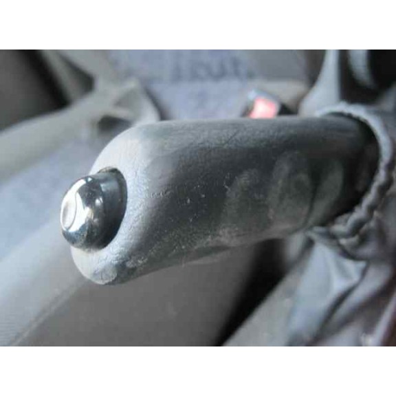 ford focus berlina (cak) del año 2001