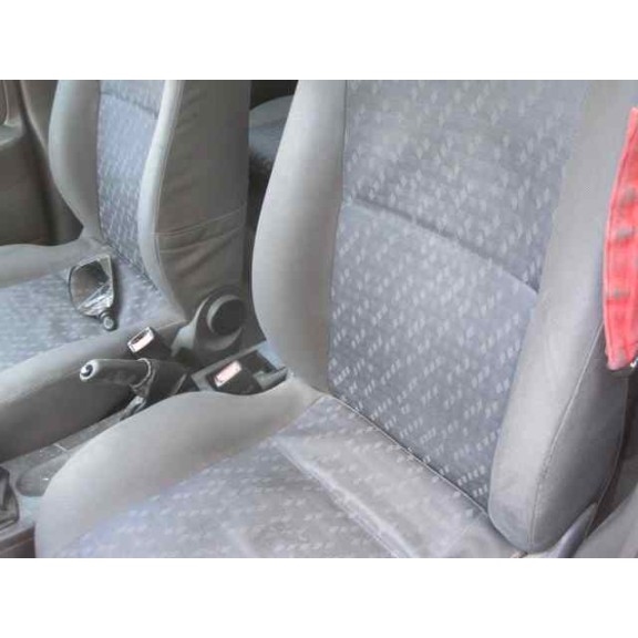 ford focus berlina (cak) del año 2001