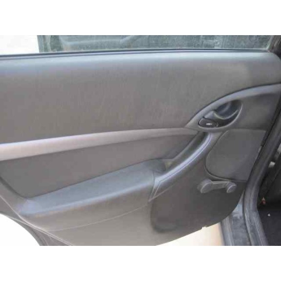 ford focus berlina (cak) del año 2001
