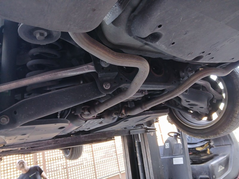 Recambio de puente trasero para lexus is iii (_e3_) 300h (ave30_) referencia OEM IAM   