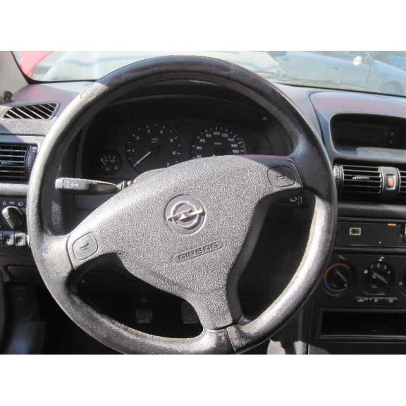 opel astra g berlina del año 2001