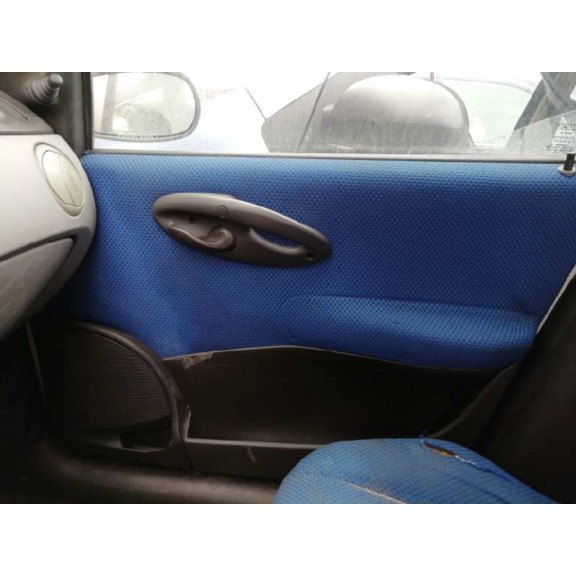 fiat punto berlina (188) del año 2001