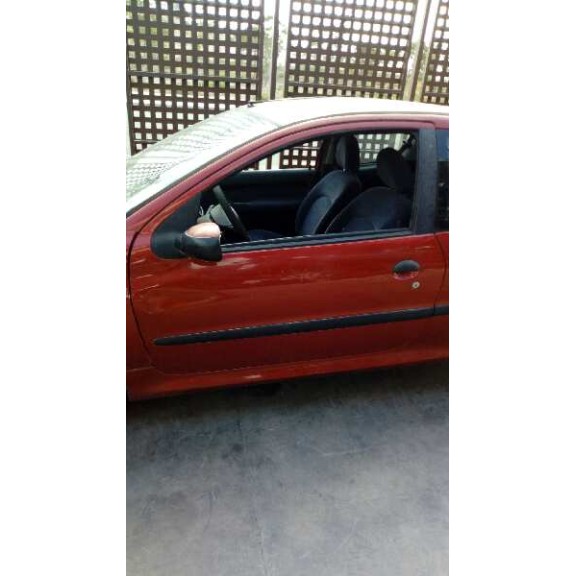 peugeot 206 berlina del año 2002