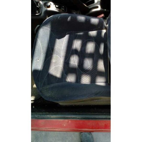 peugeot 206 berlina del año 2002