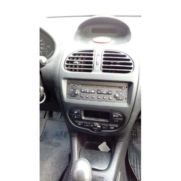 peugeot 206 berlina del año 2002