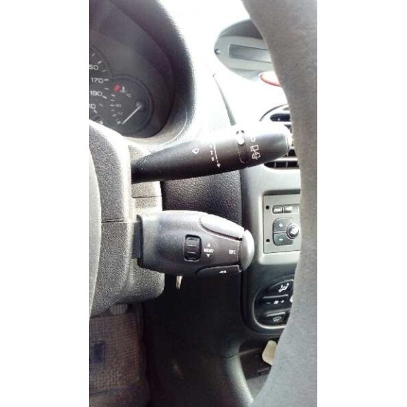 peugeot 206 berlina del año 2002