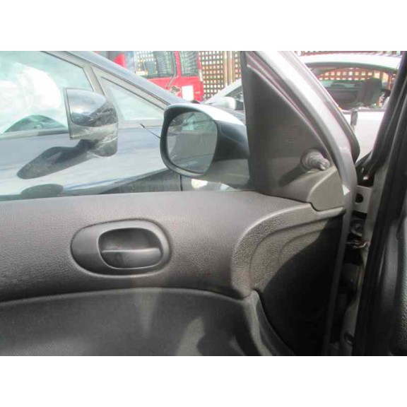 peugeot 206 berlina del año 2003