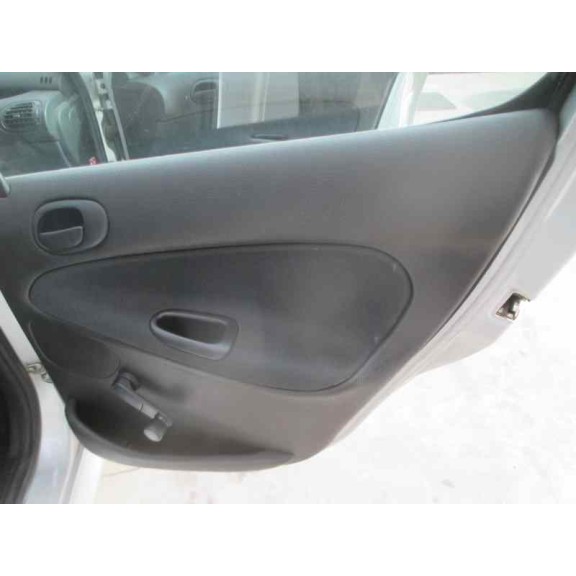 peugeot 206 berlina del año 2003