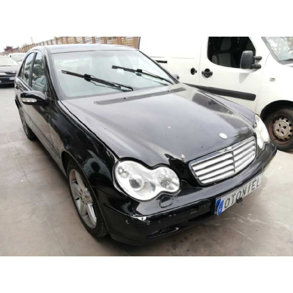 mercedes-benz clase c (w203) berlina del año 2003