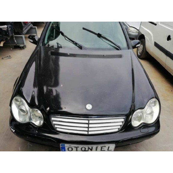 mercedes-benz clase c (w203) berlina del año 2003
