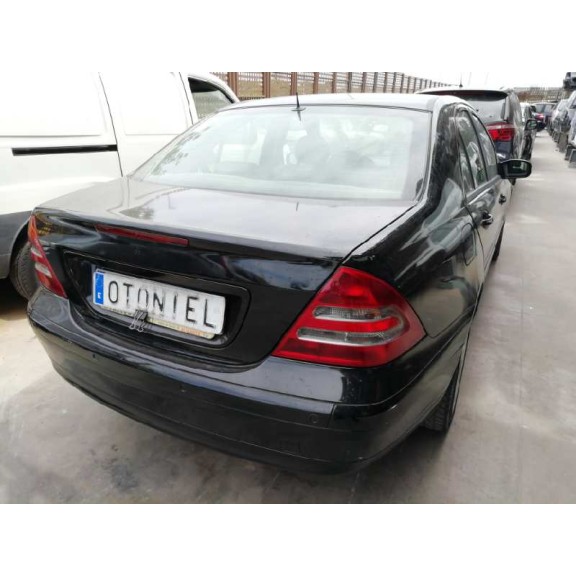 mercedes-benz clase c (w203) berlina del año 2003